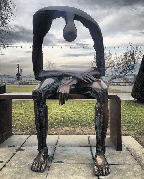 littlepawz: This heartbreakingly beautiful statue is called Melancolie.  It was created by Albert Gy