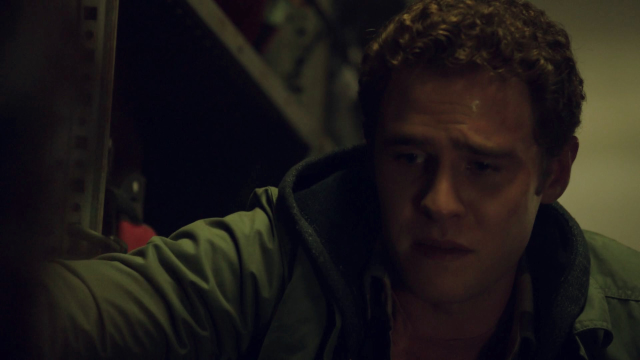 agentsoffitzsimmons:  i give you Fitz’ face when looking at Simmons stunned -(T.R.A.C.K.S.