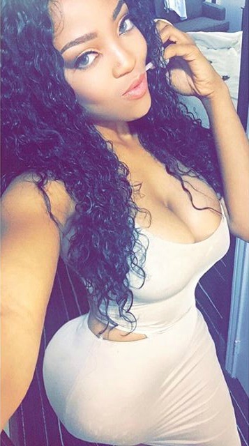 lifeofoh:  juniiiper  Stunning Ass