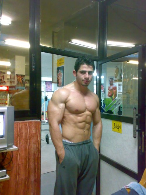 theconsolidator:  thegaysideofbi:  Thegaysideofbi:  Identity unknown  Follow The Consolidator. 