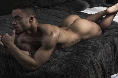 dattniggg69:  🍑😍🍑 HUMP DAY w/ @beauxbanks 🍑😍🍑