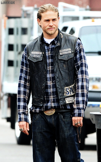 warri0r-avatars:  Charlie Hunnam.