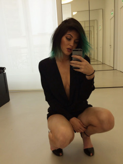 nxuf:  kylie-daily:  Kylie: “Paris”  Fuck my life kylie 