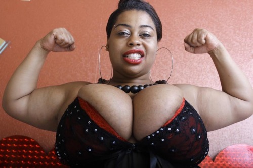 massiveebonynaturalbreasts:  Madam Trixie porn pictures