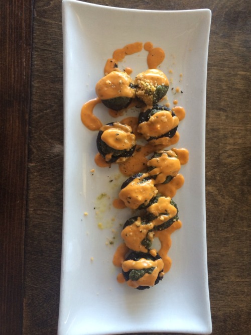 ixnay-on-the-oddk:  Vegan stuffed mushrooms ahhhhh 😋