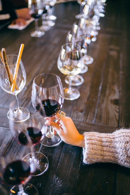 imagine-all-the-people:  Happy Friday! ✨🍷
