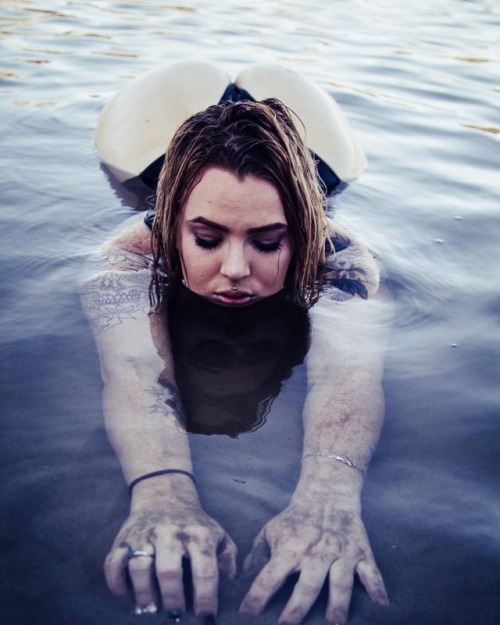 xmermaidx18:Most days I think of drowning