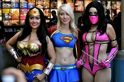 dirty-gamer-girls:  Check out http://dirtygamergirls.com for more awesome cosplay