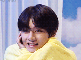Just Me Taemaknae Just Taehyung Things Boxy Smile