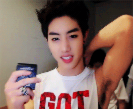 hairykpoppits:  tok2-dok2:  markjin:ugh  hairykpoppits  That beautiful pits deserve an award for the best GIF of the year.IZIZ