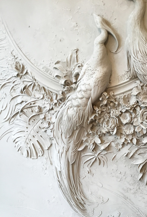 itscolossal:Interior Bas-Relief Sculptures of Peacocks and Lush Florals by Goga Tandashvili