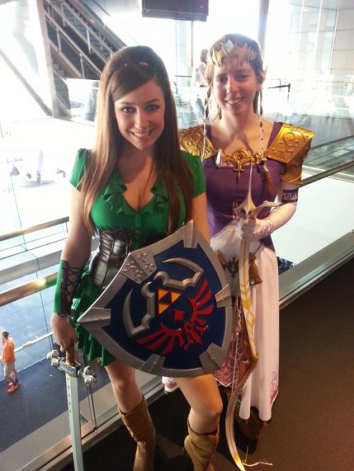 I never fucking thought I’d say this ever…. but Link shoulda been a fucking girl.  *cock twitch*