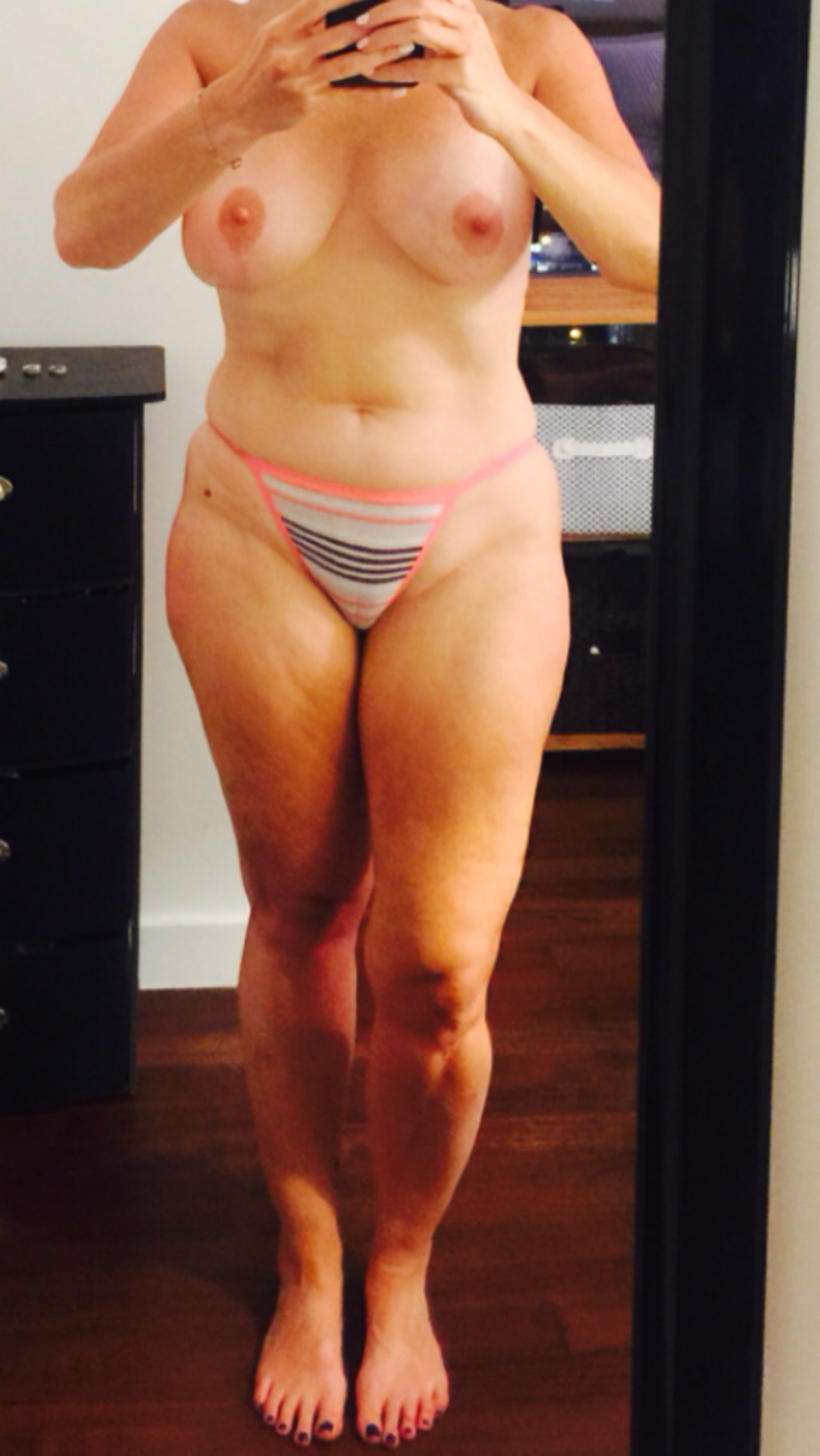 couple-sharexxx:  Wife post…  A few selfies showing off the goods while getting