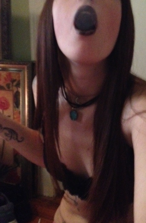 ladys-a-tramp:  This lipstick is called Pagan Goddess.