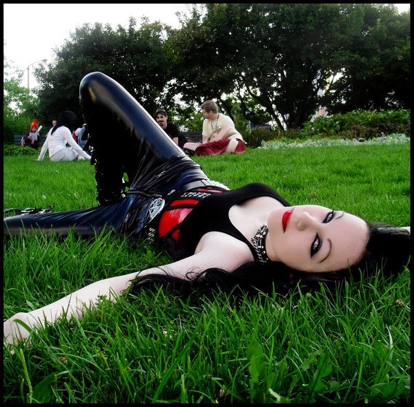 lustandlatex:  #Lustandlatex #Lust&amp;latex  My lawn doesn&rsquo;t look