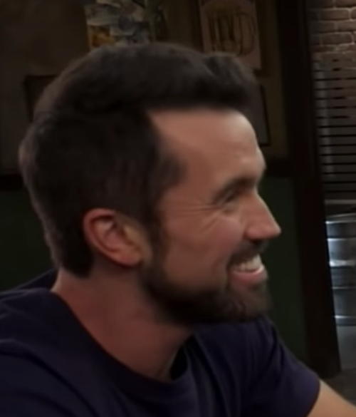 macdenniss:floralmac:when you’ve missed your boyfriend and he suddenly arrives again and it’s only b
