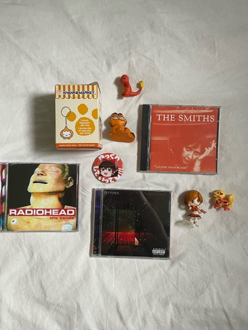 Cute Things In My Room Sorted By Colour (**)