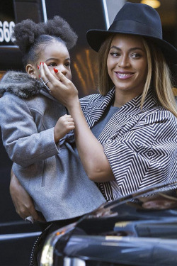 beyoncefashionstyle:  Beyoncé & Blue