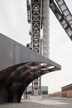 Labyrinth | Gijs Van Vaerenbergh | Via
A kilometer of steel corridors were constructed to form a mechanical-looking maze at a former coal mine in the industrial city of Genk in Belgium. Titled ‘The Labyrinth’, the installation was created to be a...