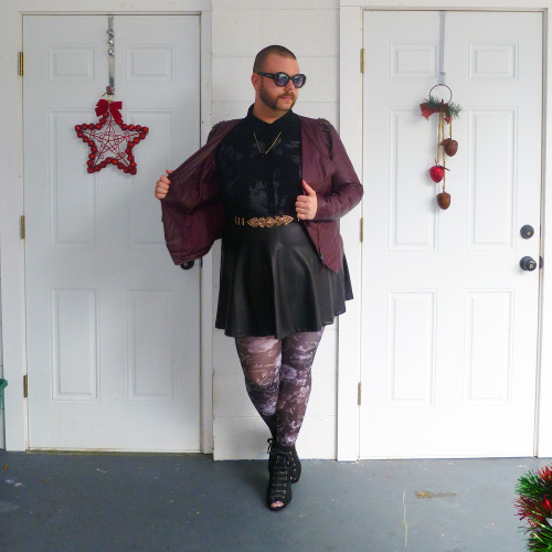 hisblackdress:Click here to find out where I got everything in this ootd!These tights, guys. These. 
