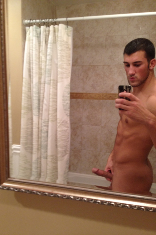 outscream:  For more hot guys go to: http://outscream.tumblr.com