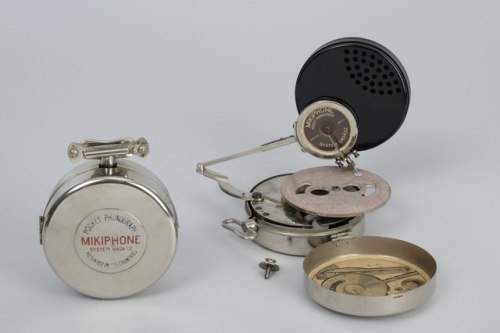 atelierdecadence: Mikiphone portable pocket gramophone. Swiss made 1924 [video]