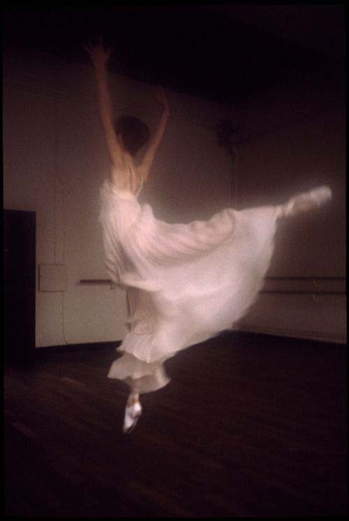 seditieusesmuses: David Hamilton, la danseuse (hommage à Degas)