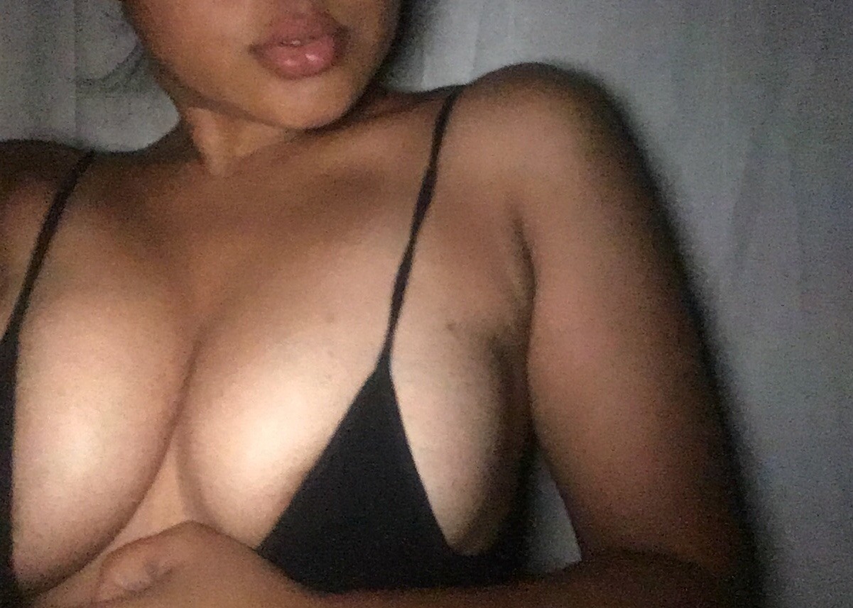 hotlipsandtits:  Wow! 😍