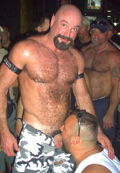 bannock-hou:  public bear sucker, see more PUBLIC COCK