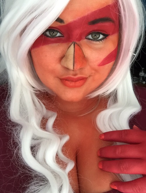 wearemalachitenowbaby:  Come on, Just say yes.~    Couldn’t stop myself from using my new body paint. Just messing around and taking pictures at home, so don’t be a spaz. I didn’t make the nose, wig or order my contacts for my final Jasper cosplay