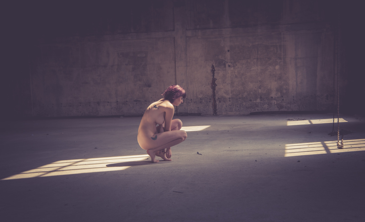 sarascarletmodel:  Photo &amp; post processing by Stijn Böhrer 