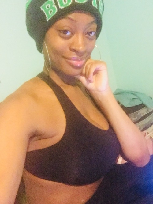 slimgottik: Your favorite milf