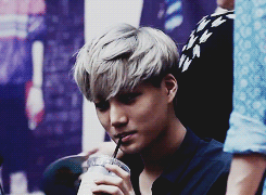 jonginnie-ah-blog:  royal mindfuckery courtesy of Kim Jongin; enjoy.     