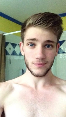 fcukpuppy:  manbootypokeball:  allbino:  So I shaved today for the first time in like 2-3 weeks… Here’s the before and after photos :’)  Oh and I also washed my hair…  proof that beards make cute boys into sexy mans  He looks better with than