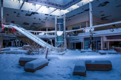 zubat:Last year, photographer Seph Lawless published a project called “Black Friday” showing abandoned malls across the US — widely-published photos that documented the victims of the recession and the online shopping revolution.Lawless recently