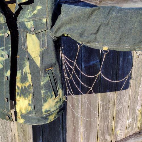 bananapeppers:“Golden Silk Orb Weaver” denim jacket and hand-embroidered appliqué patch by Glenn Dav