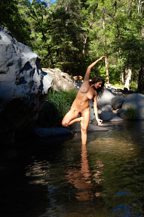 katescollage:  ashleyc414:  @katescollage practicing Yoga in a stream.   What?? No
