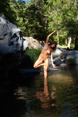 Katescollage:  Ashleyc414:  @Katescollage Practicing Yoga In A Stream.   What?? No