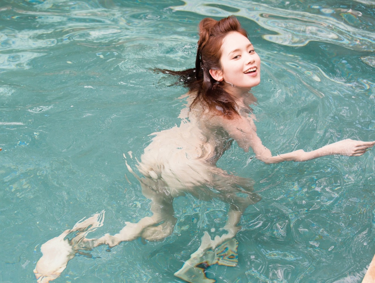 gravure-glamour:  Miwako Kakei [Photobook]