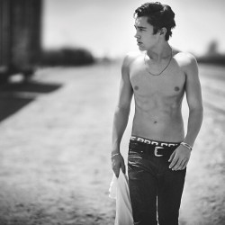 Only Hot Dudes
