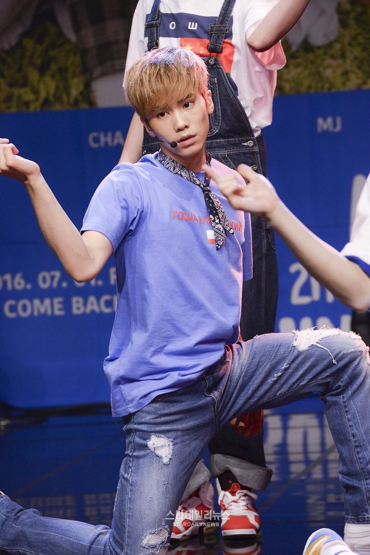 moon-hyuks:  rocky also looked real good during summer vibes era