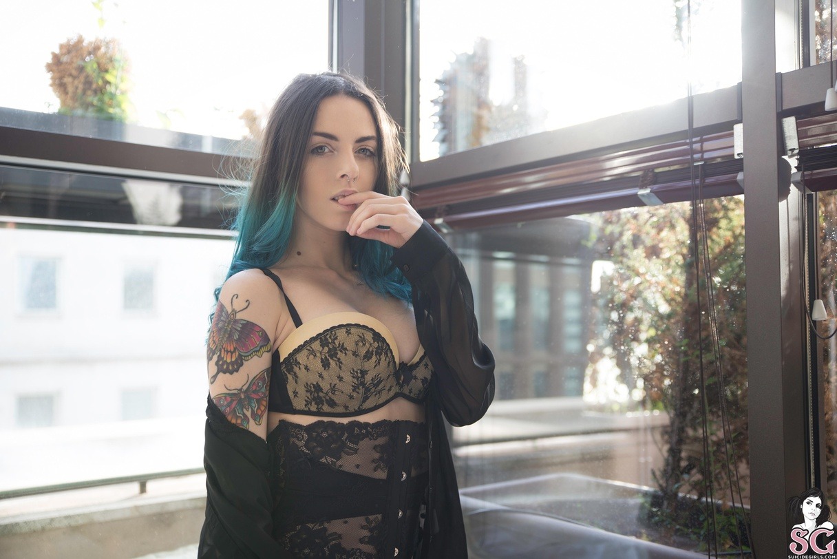 suicidegirlslover:  Tanyabat SG