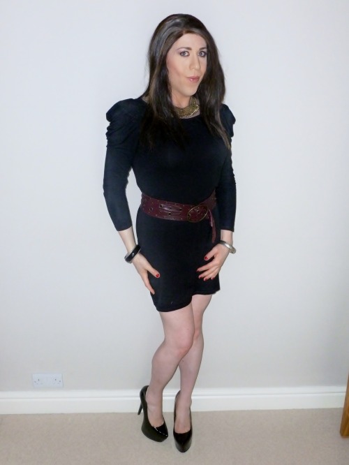themayfieldtreasury: abbycatsuk:  Shoulder Pads One of my newer dresses and for the first time the f