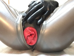 latexrubber:  The latax vaginal sheath, very