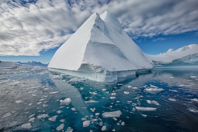 asylum-art:  Amasing Photos Capture the Beauty of Antarcticaâ€™s Icebergs by