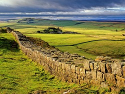 followthewestwind:  Hadrian’s Wall (via Pin by Jenny Birtles on When In Rome | Pinterest)  that&rsquo;s so damn gorgeous