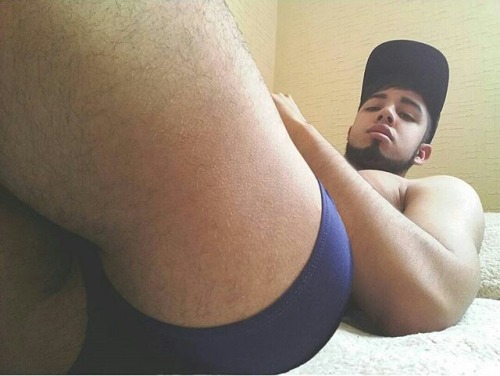 bootyfreakdee:  Damn!