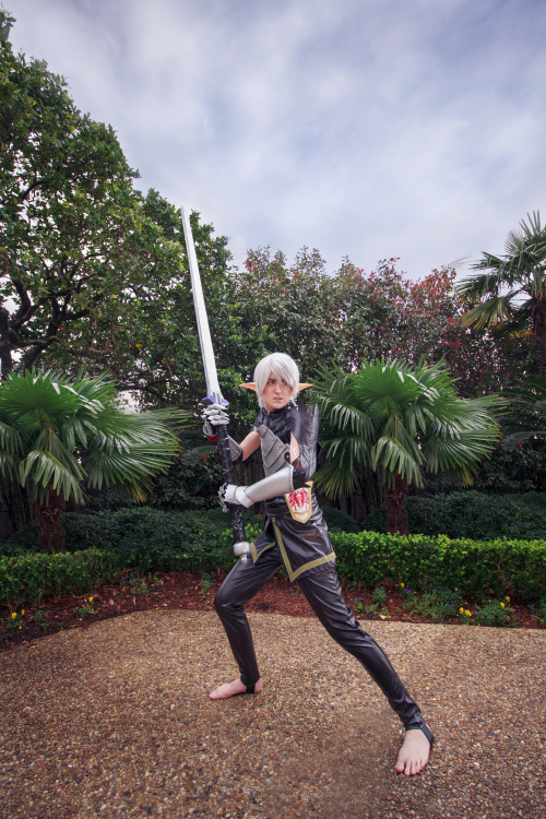firecloak:   “Promise me you won’t die.” -Fenris  Dragon Age Cosplay Fenris: @dean