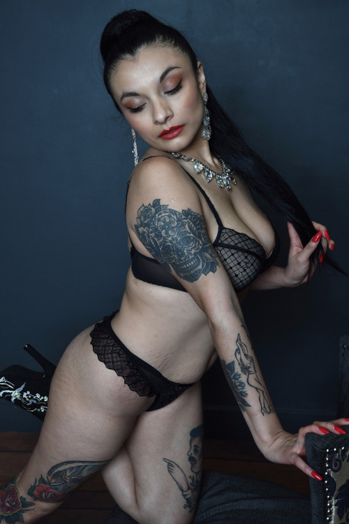 Senorita Pussy. photographer: Rachel Schwebachpatreon. instagram.