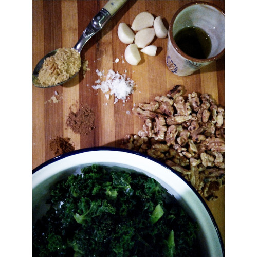 …kale  my evening tale.. kale pesto!! -I absolutely fell in love with this vegan kale pesto..